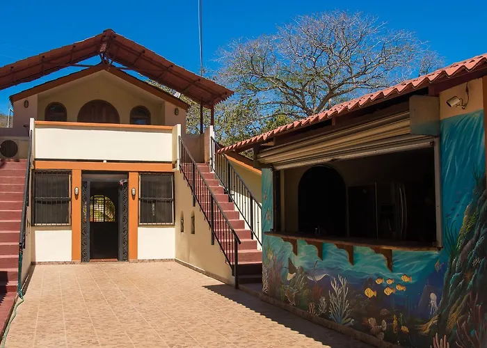 Borntobewild Ecoresort Lodge *
